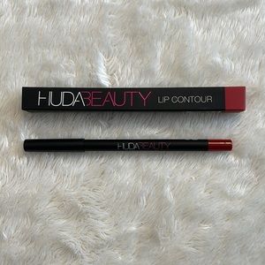 Never Opened Huda Beauty Lip Contour Matte Lip Pencil Cheer Leader